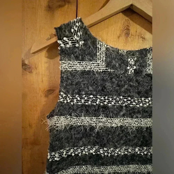FREE💕with purchase Papillon blanc dress.medium sleeveless tank mini stripe fuzzy - Picture 7 of 10